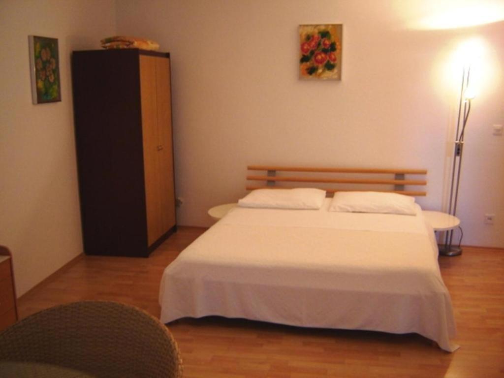 Apartment Zdravka Примоштен Экстерьер фото