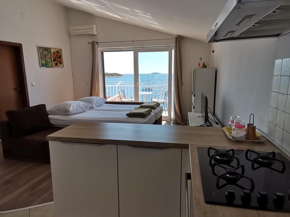 Apartment Zdravka Примоштен Экстерьер фото