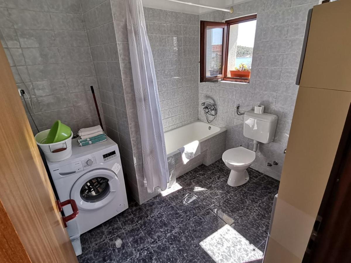 Apartment Zdravka Примоштен Экстерьер фото